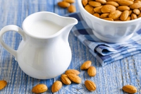 Latte vegetale, un modo gustoso per bere cereali, legumi e semi