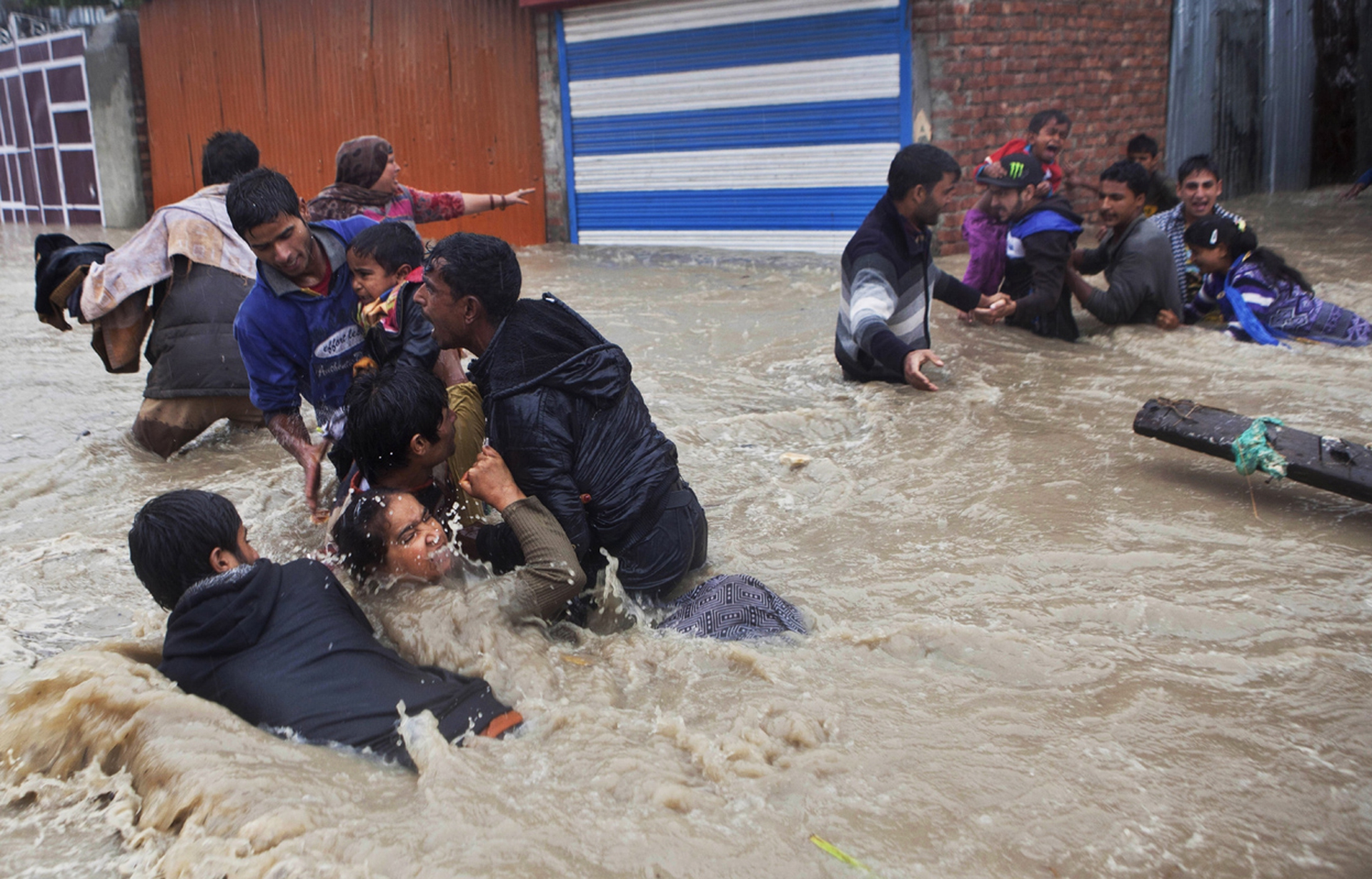 AP PhotoDar Yasin (3)