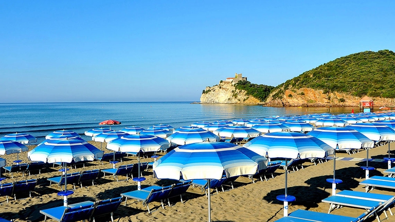 Dall'estate 2019 la Toscana vieta la plastica monouso sulle spiagge