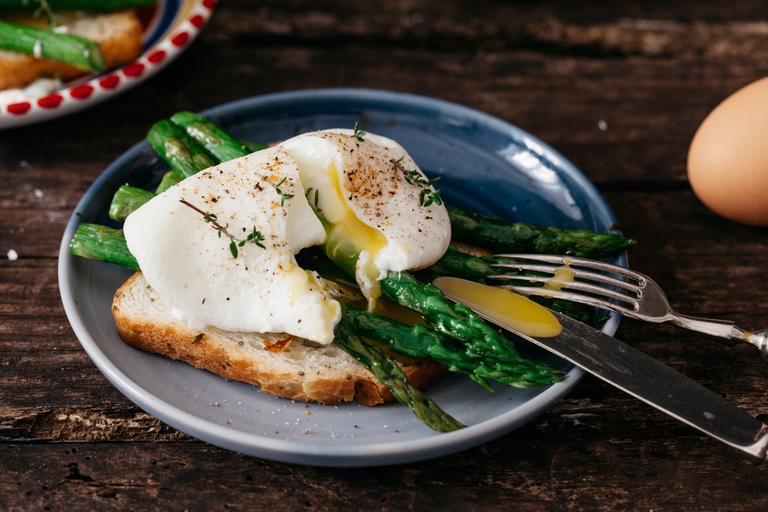 Toast con uovo in camicia