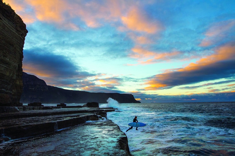 Il surfista Sandy Ryan a Shipstern Bluff, Tasmania
