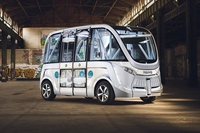 Entrano in servizio in Svizzera e Francia i primi minibus a guida autonoma