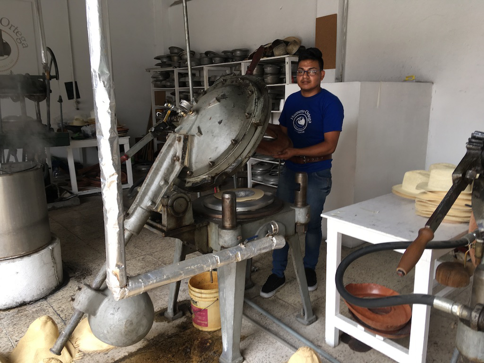 Processo di lavorazione del sombrero presso Homero Ortega