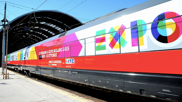 Anche i trasporti hanno contribuito all'impronta di sostenibilità di Expo Milano 2015: fortemente incentivato il trasporto pubblico e via treno.