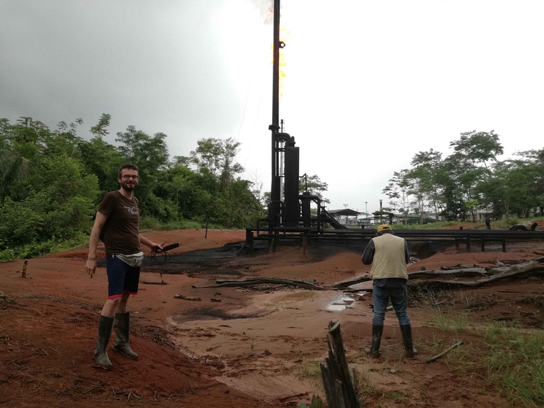 Ecuador, indigeni in rivolta contro il gas flaring che avvelena la foresta amazzonica