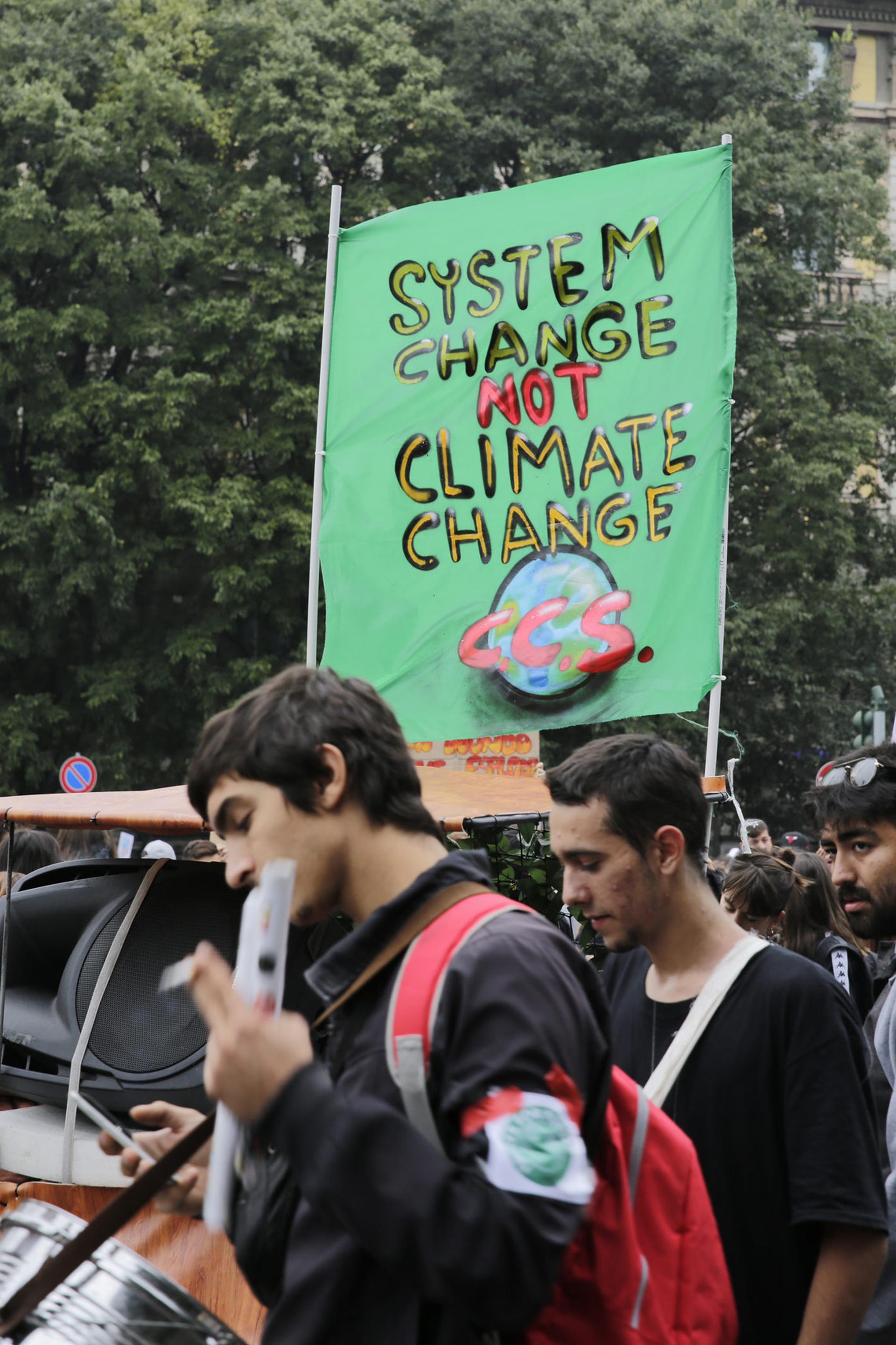 Banners during the Milan strike