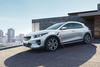 Kia XCeed, crossover compatto, connesso, presto anche ibrido plug-in