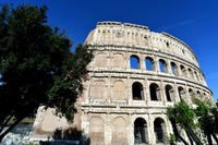 Il Colosseo torna a brillare: completato il restauro firmato dalla Tod’s