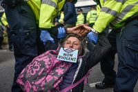 Londra, vietate le proteste pacifiche di Extinction Rebellion, ma il movimento non ci sta