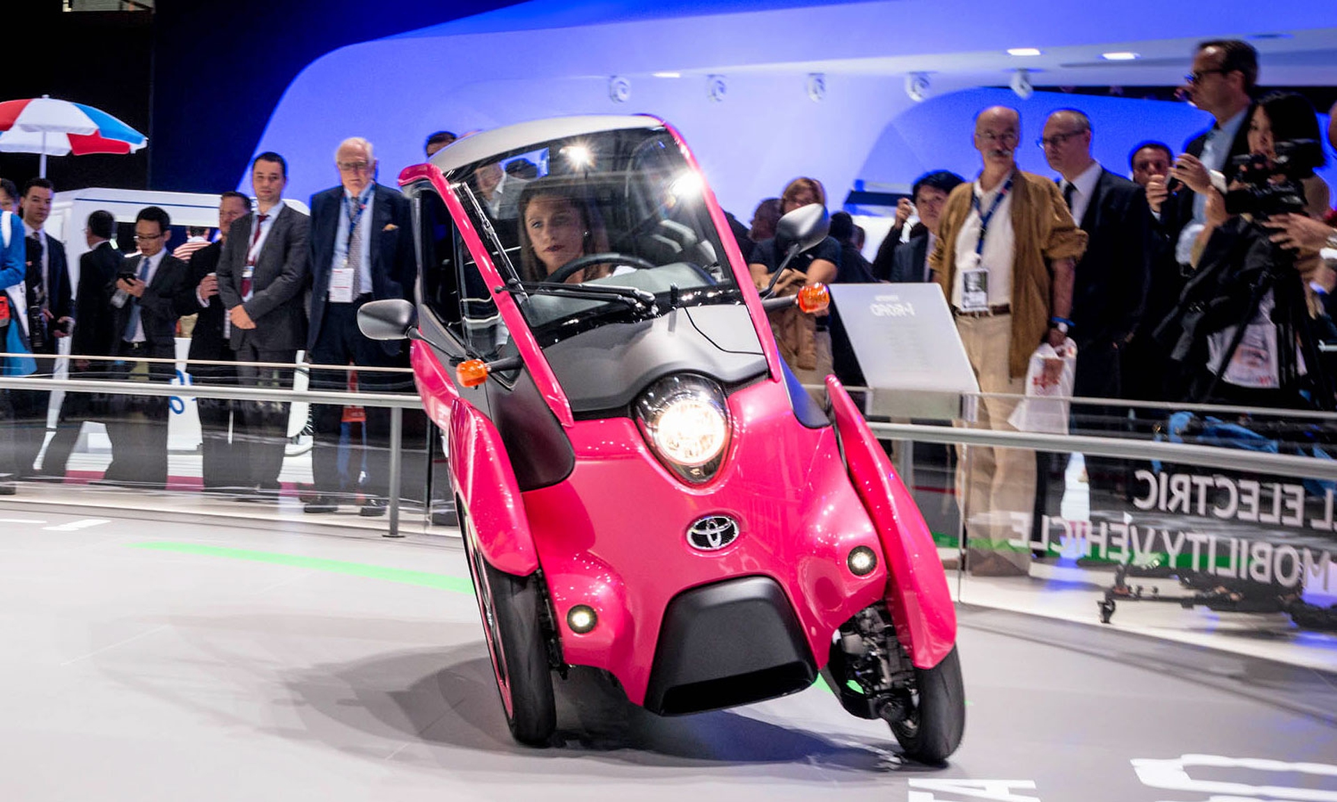 In Francia si festeggia l’i-Road: dalle strade di Grenoble al Motor Show della capitale