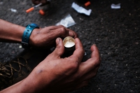 Nel 2021 più di centomila persone sono morte di overdose negli Stati Uniti