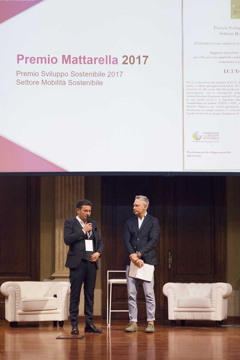 A LC3, promotore del Forum e fra i più grandi operatori di logistica in Italia, nel 2017 è stato  assegnato il Premio Sviluppo Sostenibile conferito alle aziende impegnate nella green economy (nella foto a sinistra il general manager Mario Ambrogi). 