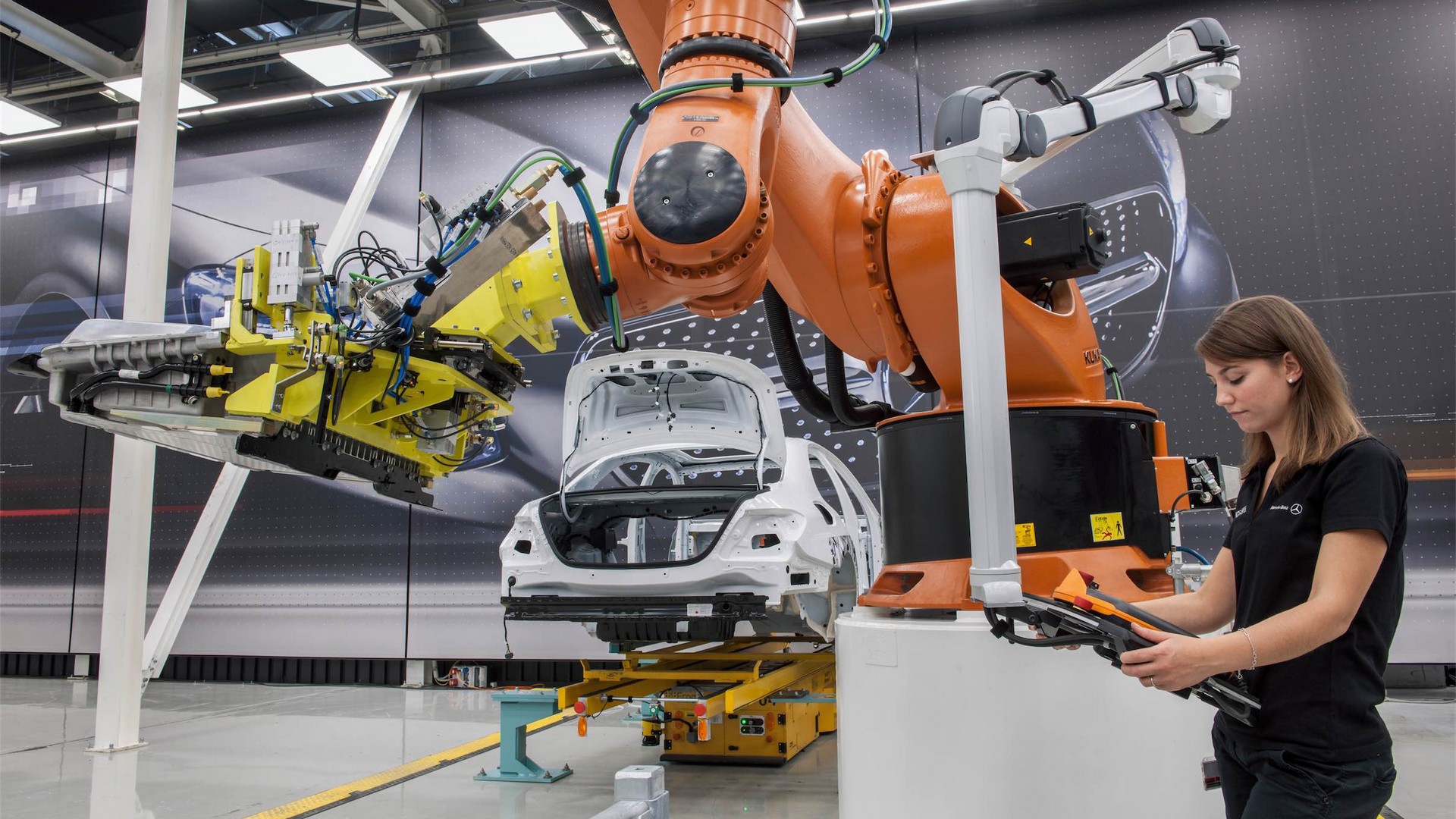 Автоматизация и роботизация технология 8 класс. Промышленные роботы. Роботы в промышленности. Робот для сборки автомобилей. Сборка робота.
