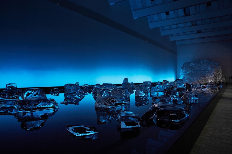 Black Light, White Light Triennale ghiacciai