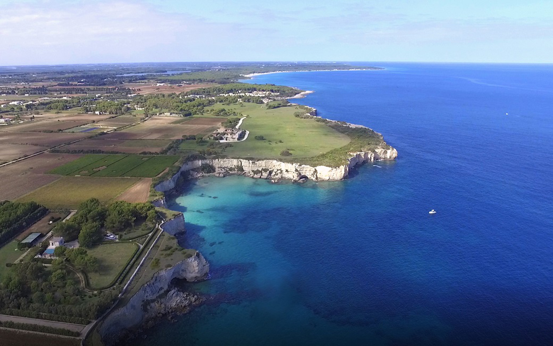 La Puglia vista dall'alto da Wow Tapes