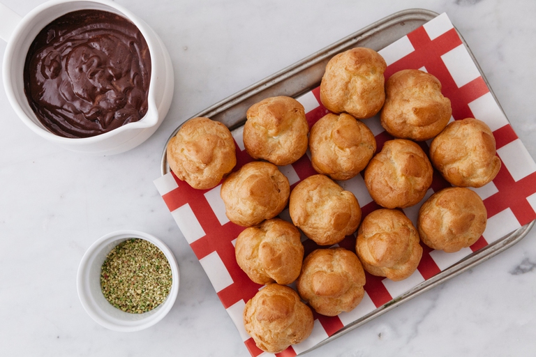 profiteroles alla crema di pistacchio