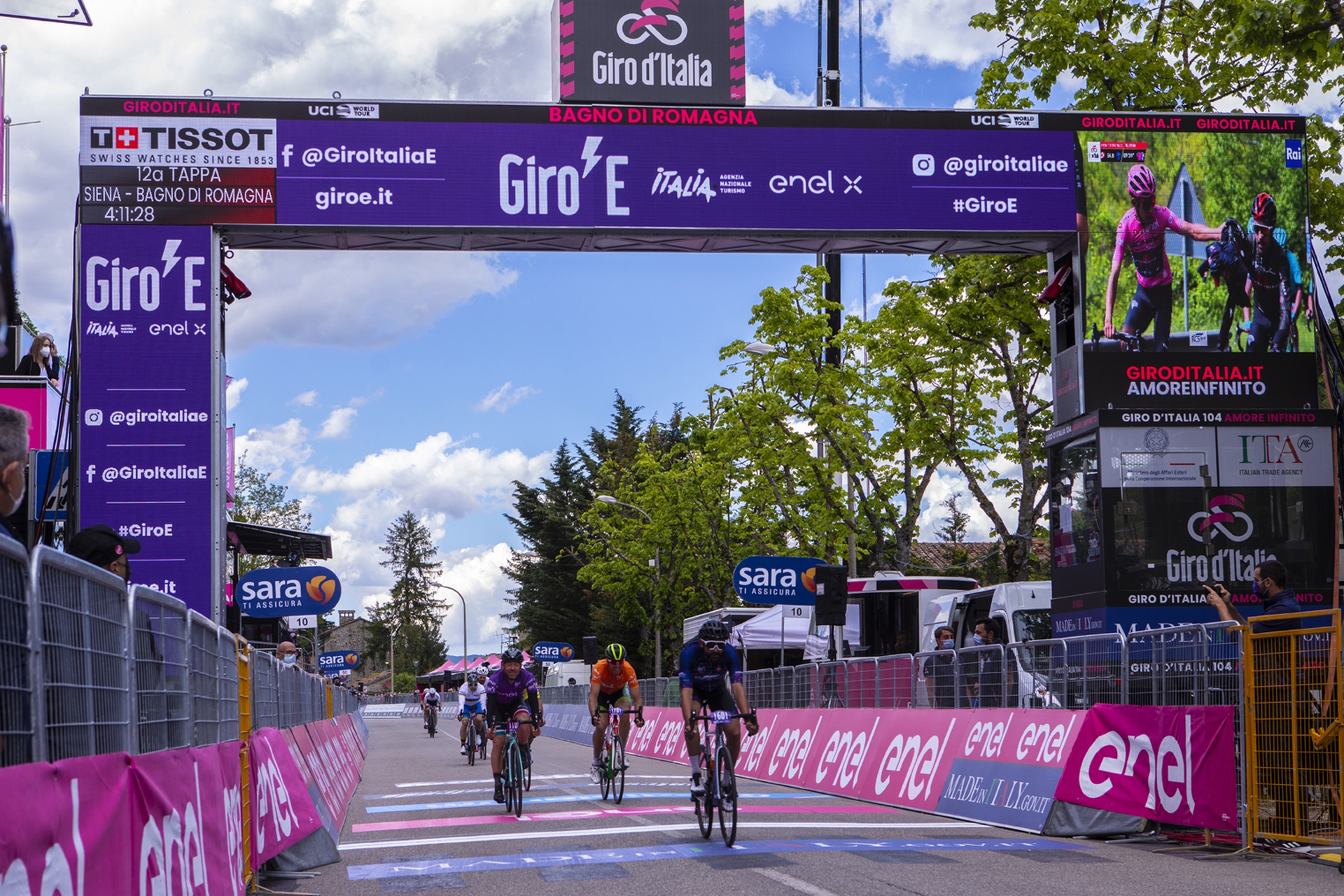 Giro d'Italia 2021 – Giro E - 12ma tappa da Pontassieve a Bagno di Romagna