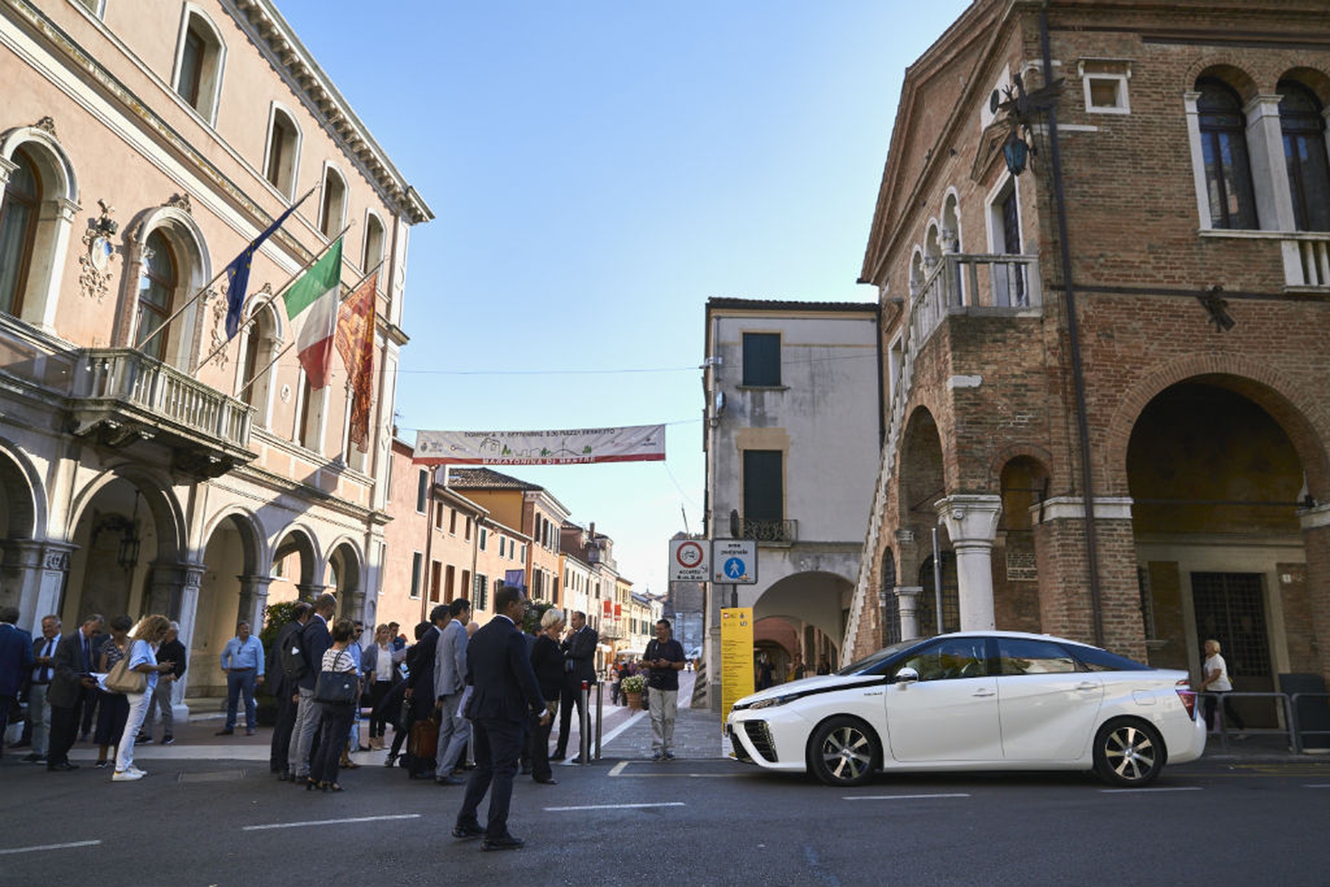 Pubblico per la Mirai