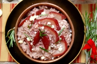 Risotto al Barolo con pere speziate e Castelmagno