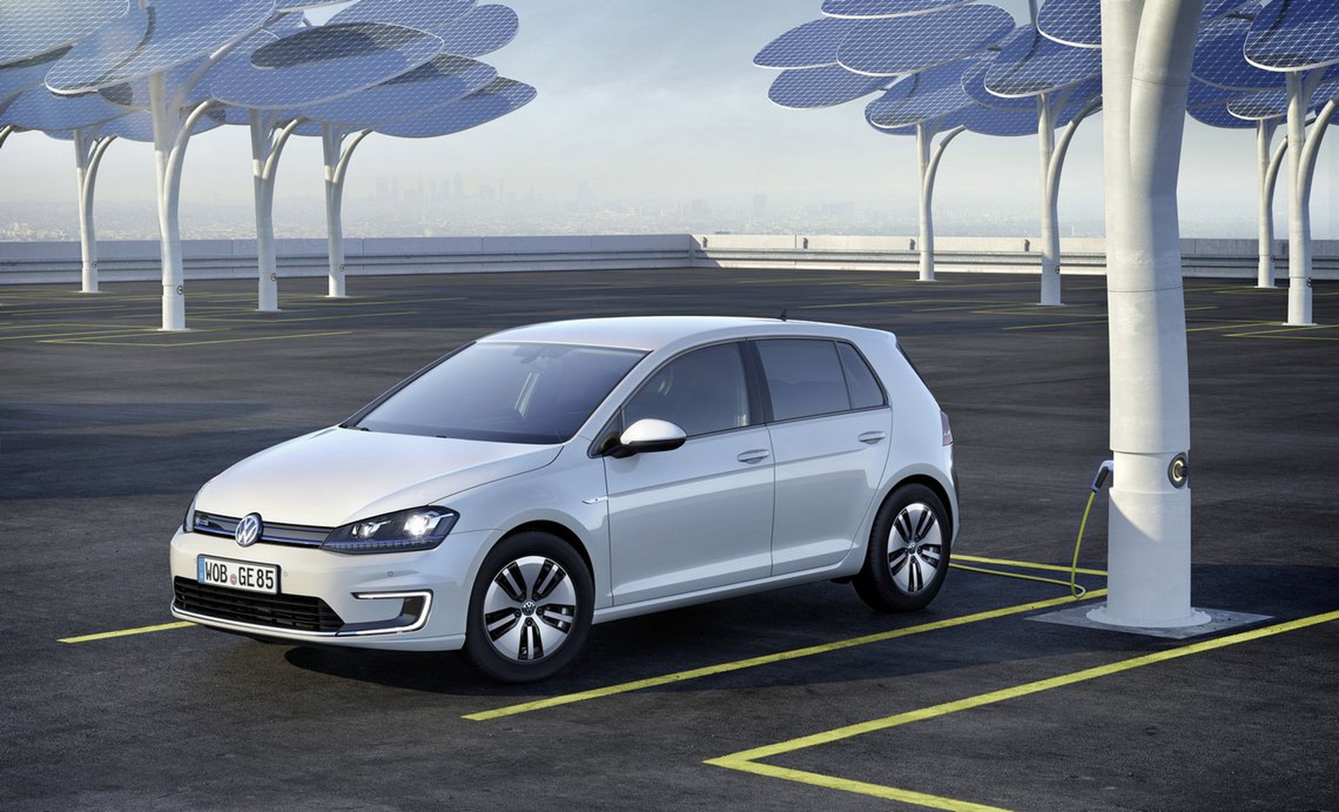 Volkswagen e-Golf_012