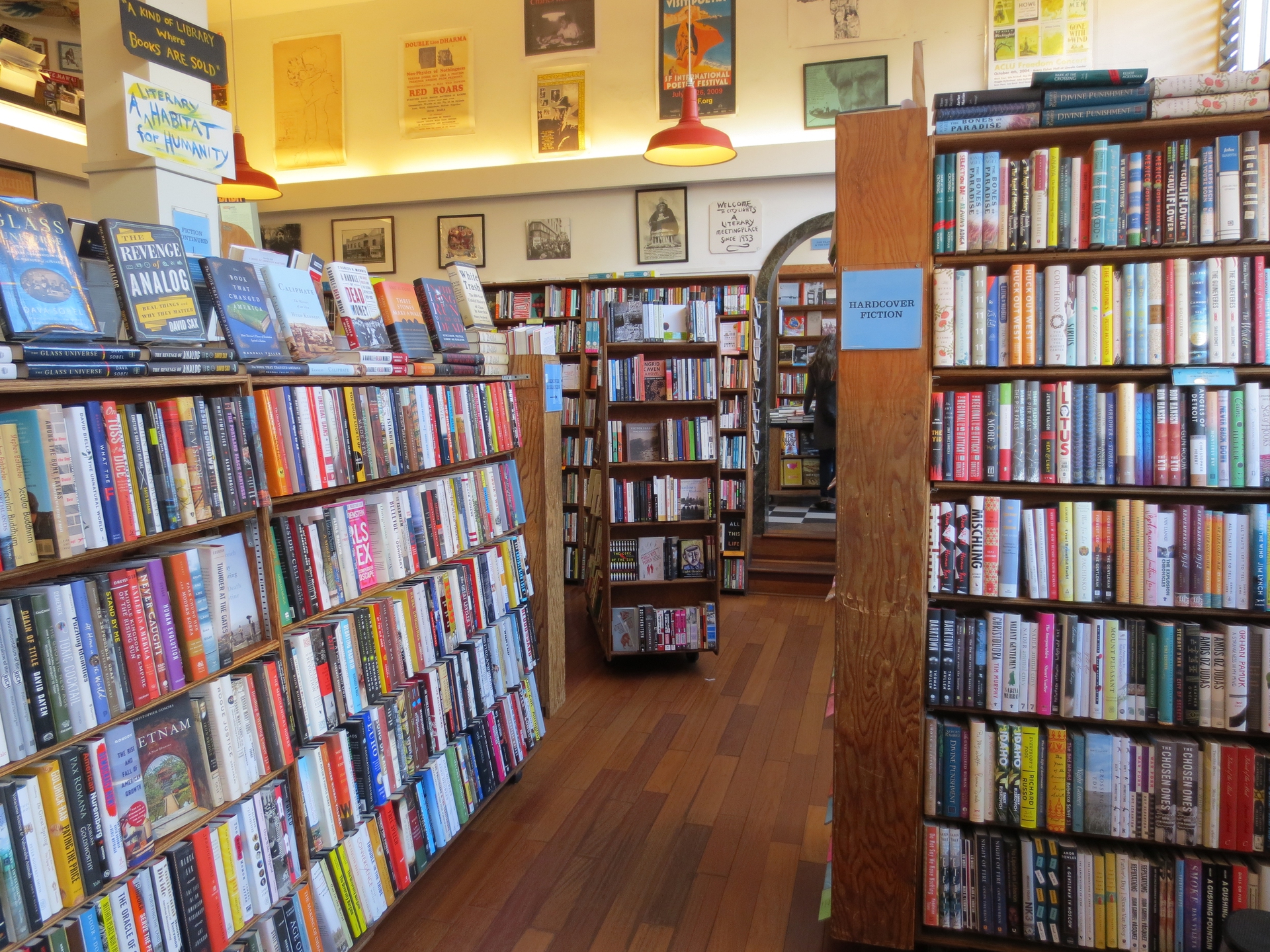 Le foto della libreria City lights a San Francisco