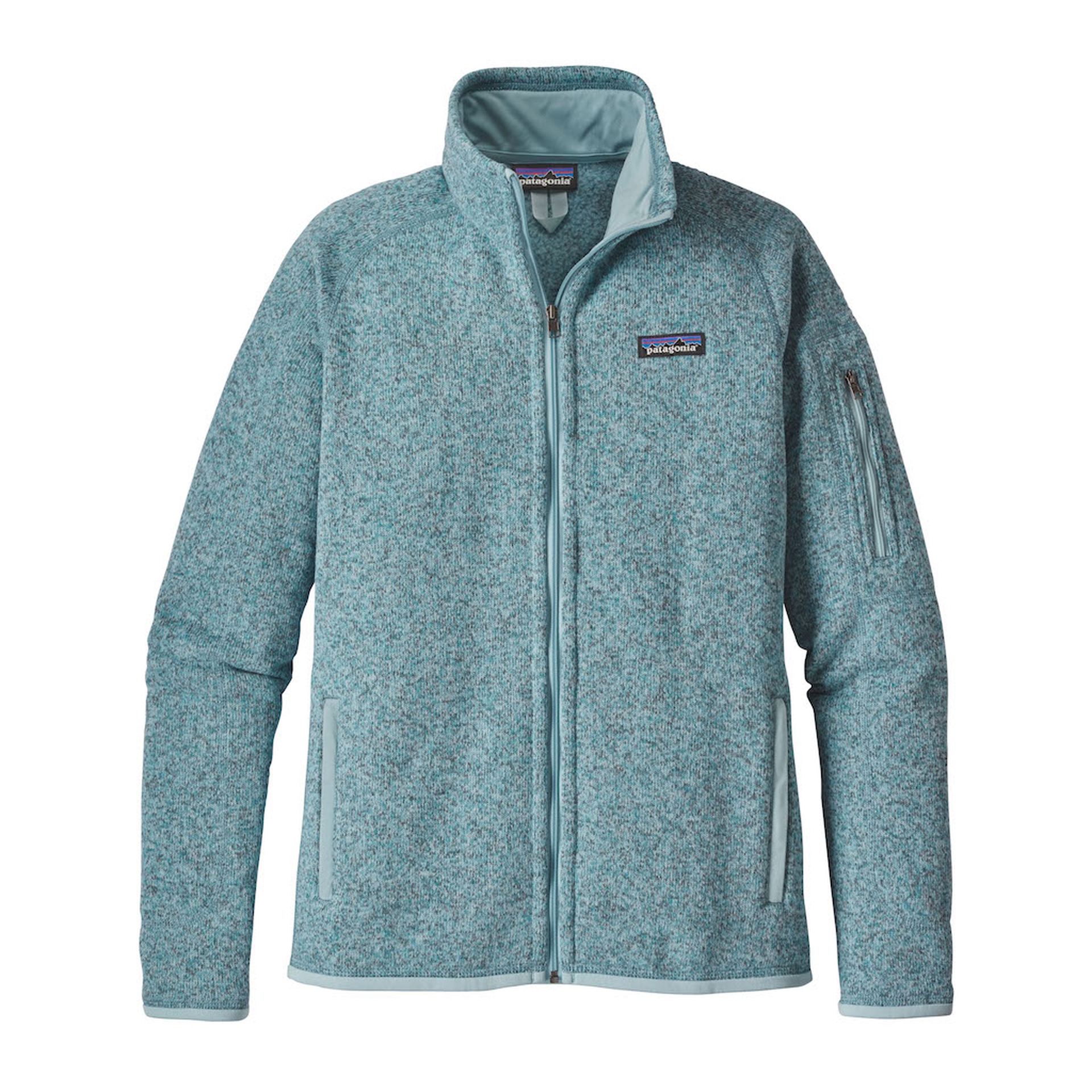 Un pile della linea Better Sweater da donna certificato Fair Trade