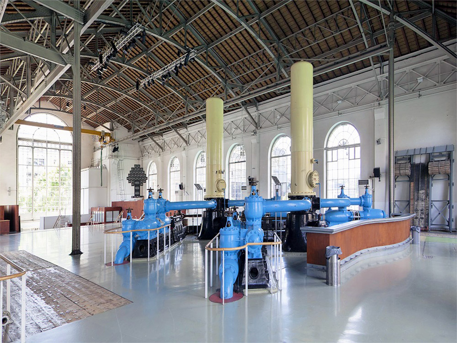 Batiment des Forces Motrices sul lago di ginevra