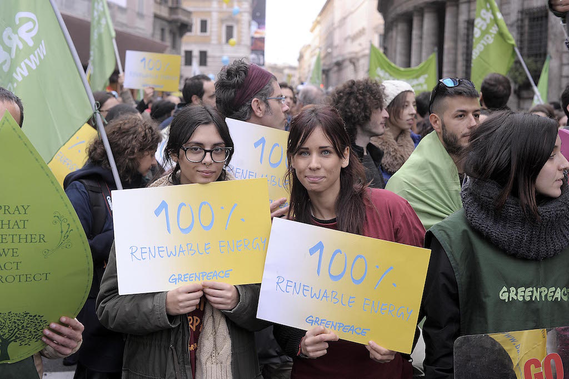 Marcia per il clima. Le immagini dei 15 mila a Roma