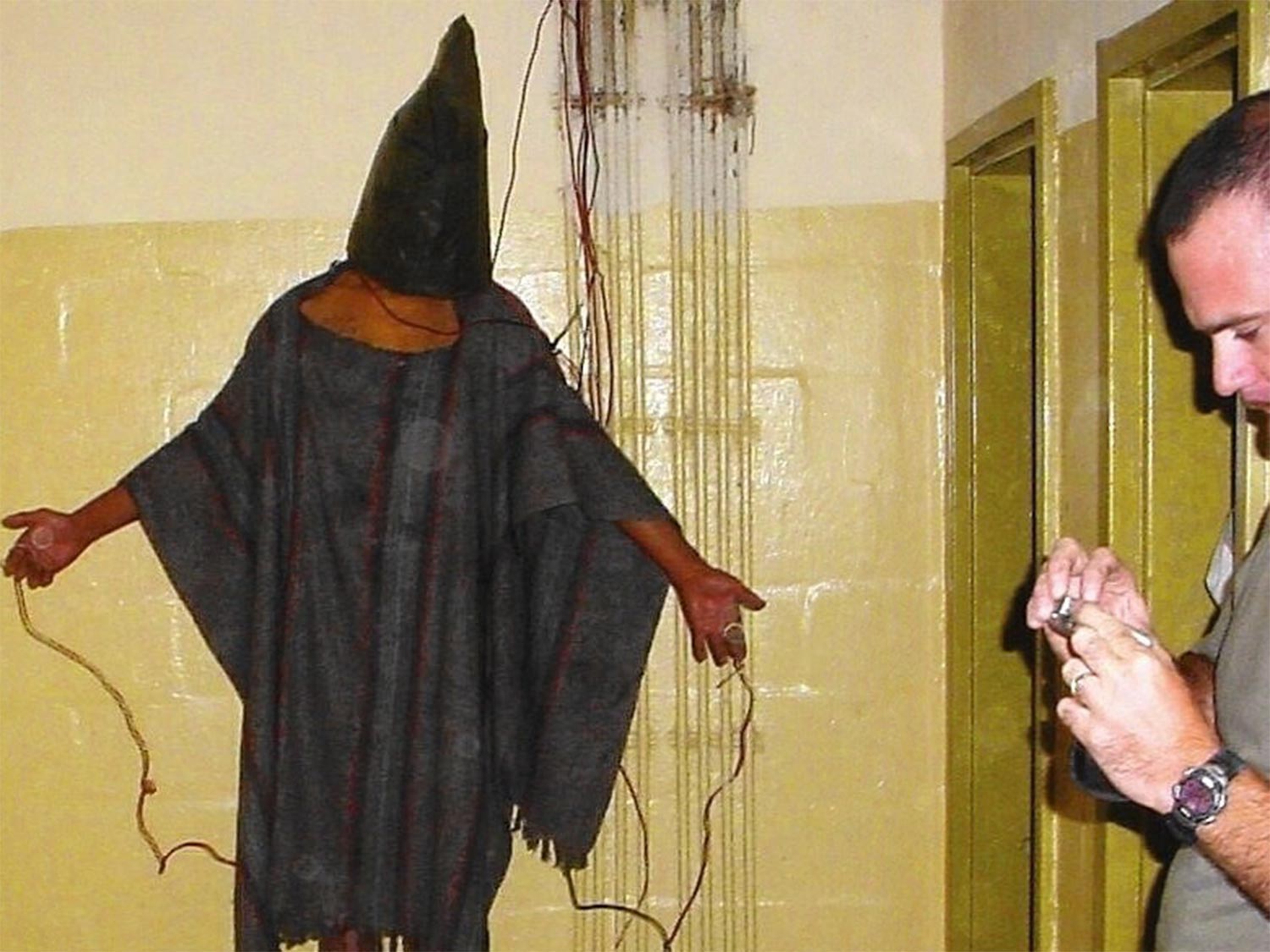 2004. Immagini di torture nella prigione di Abu Ghraib