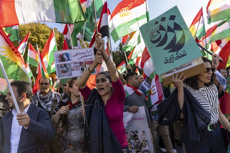 La solidarietà alle proteste in Iran