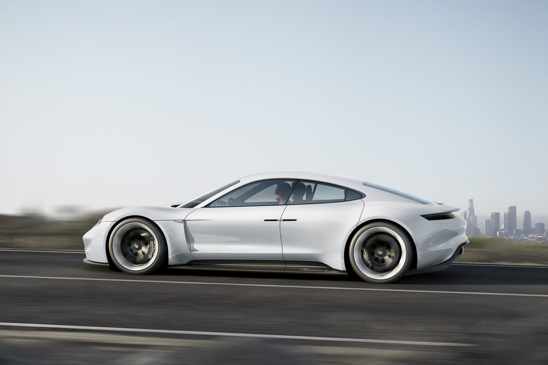 Porsche Mission E-003
