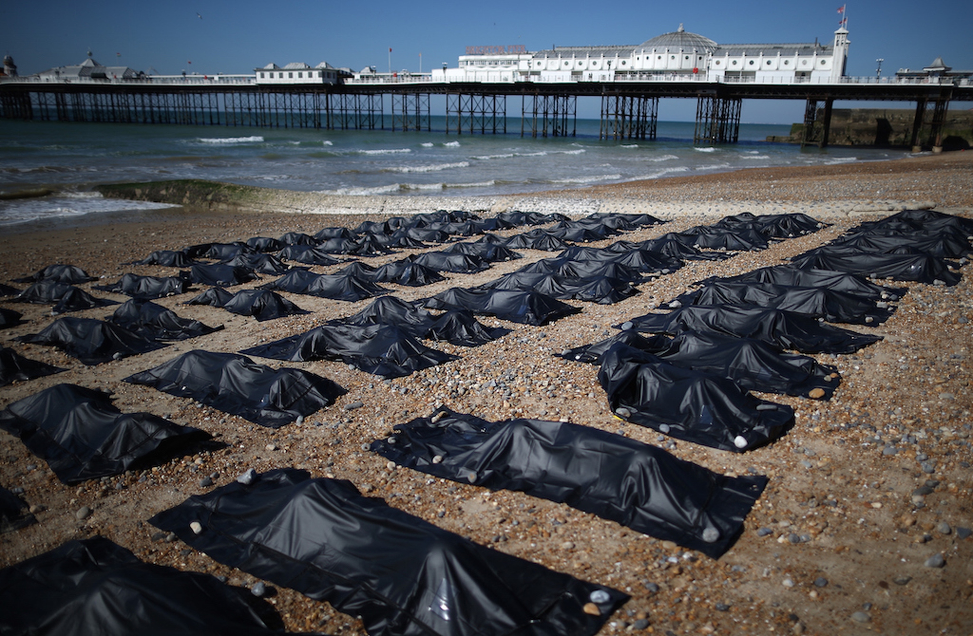 amnesty-sacchi-morti-brighton-pier