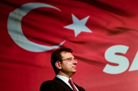 Ekrem Imamoglu, ex sindaco di Istanbul e oppositore di Erdoğan, condannato a 20 mesi di carcere