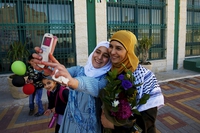La palestinese Hanan al Hroub è la maestra migliore del mondo. Insegna la nonviolenza