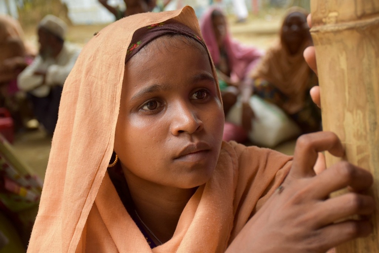 rohingya women refugee camp