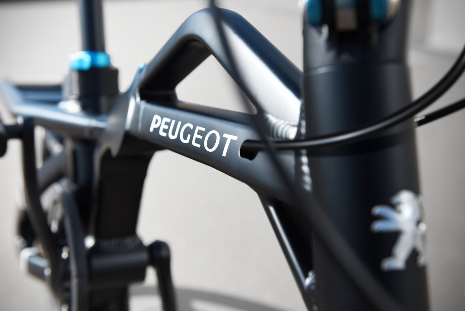 Nasce Peugeot eF01, la e-bike pieghevole per percorrere l’ultimo miglio