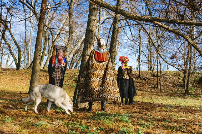 Go Dugong Curaro tour live maschere vestiti