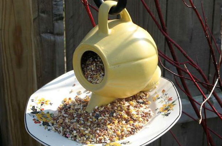 handmade-bird-feeder-design-ideas-crafts-kids-adults-1