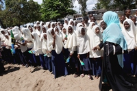 Tanzania, le ragazze madri o incinte potranno continuare a studiare