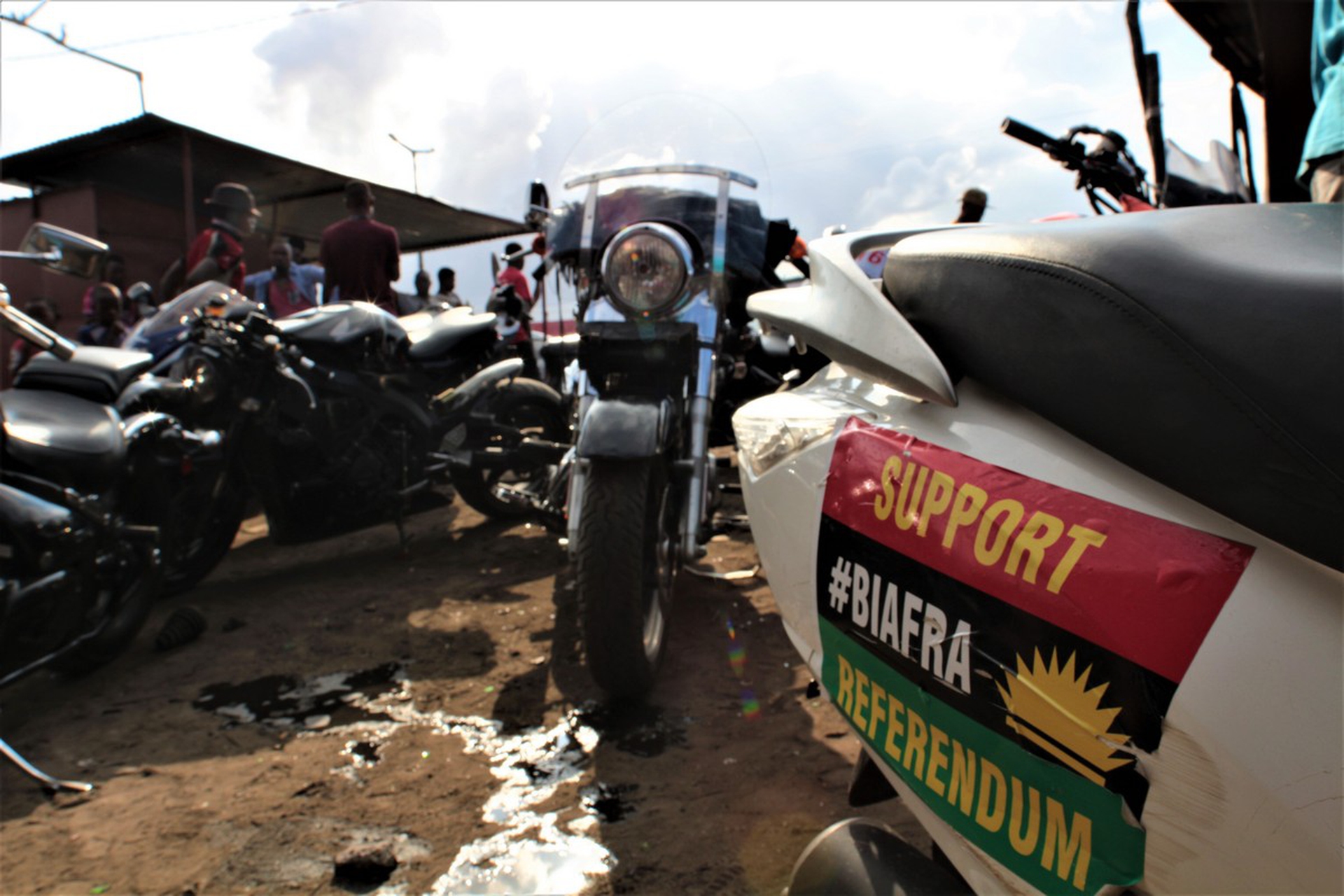 Biafra bikers. Storia di fratellanza e integrazione in sella a una moto