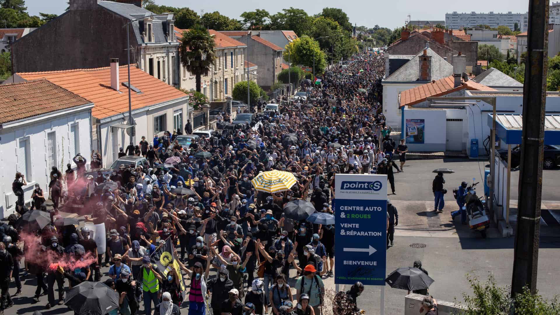 manifestazione megabassines