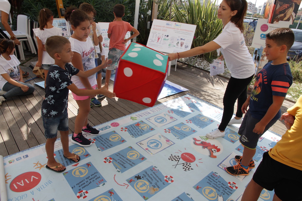 LifeGate PlasticLess raggiunge le Marche con due Seabin, a Fano e San