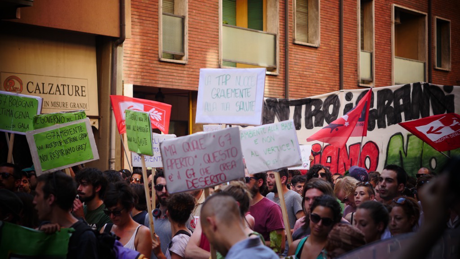 Corteo contro il G7 Ambiente di Bologna