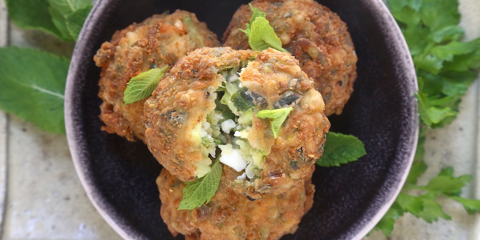 Polpette greche di zucchine e feta, la ricetta originale