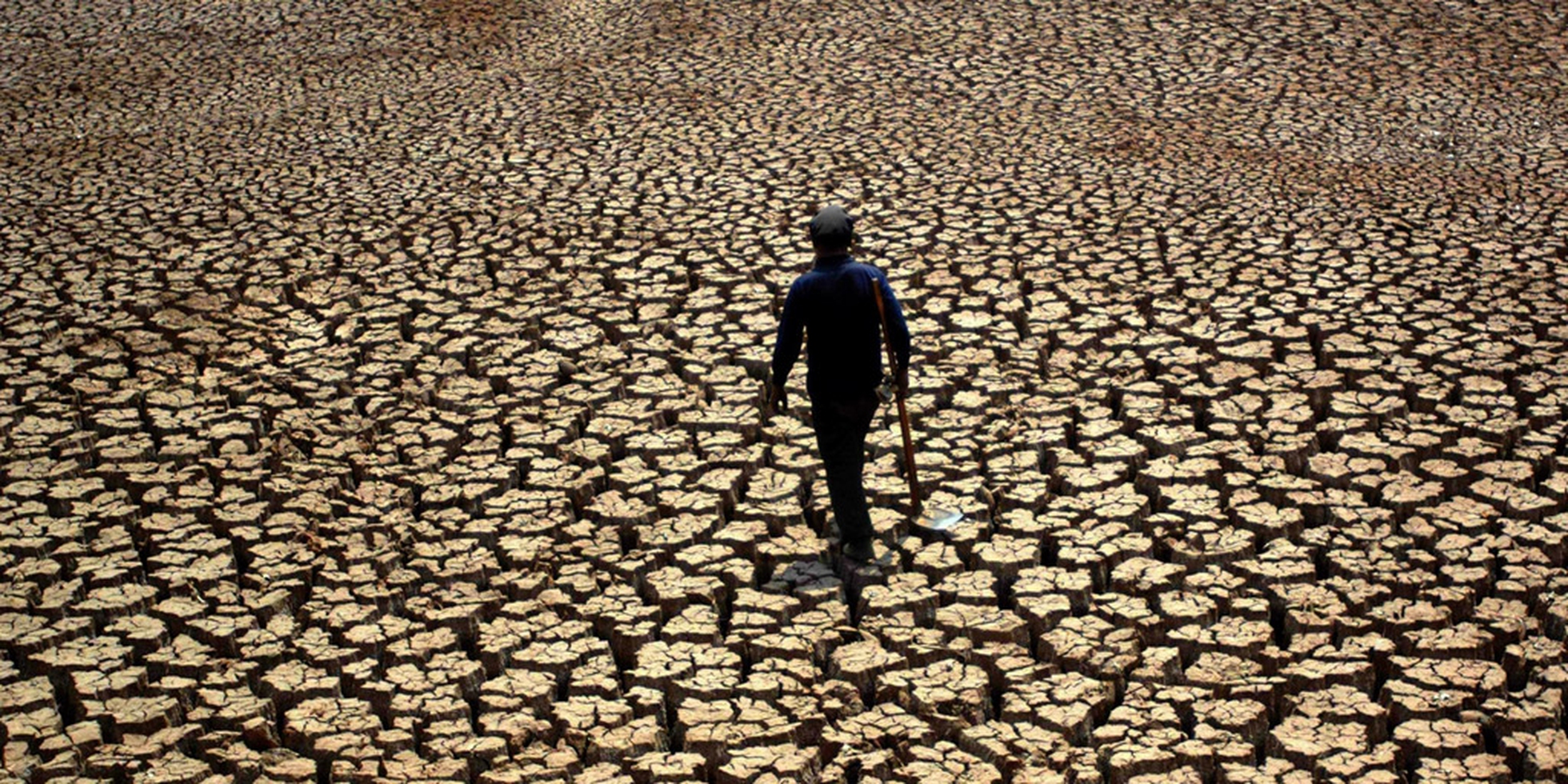 Истощение почвы. Жара пустыня засуха. Восточная африка засуха. Засуха. Вода на земле.
