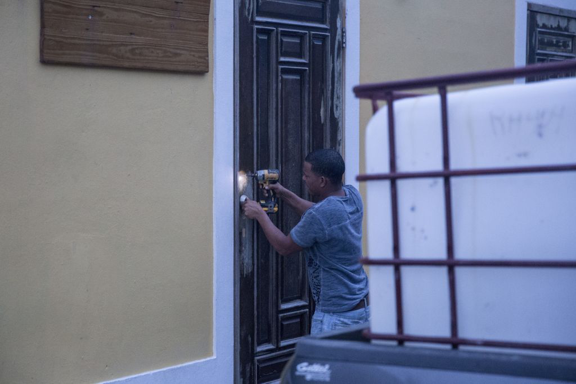 porto rico si prepara all'uragano maria