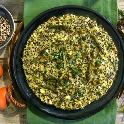Frittata di quinoa e asparagi servita © Beatrice Spagoni copia
