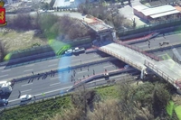 Crolla un cavalcavia vicino Ancona, due morti e due feriti sulla A14