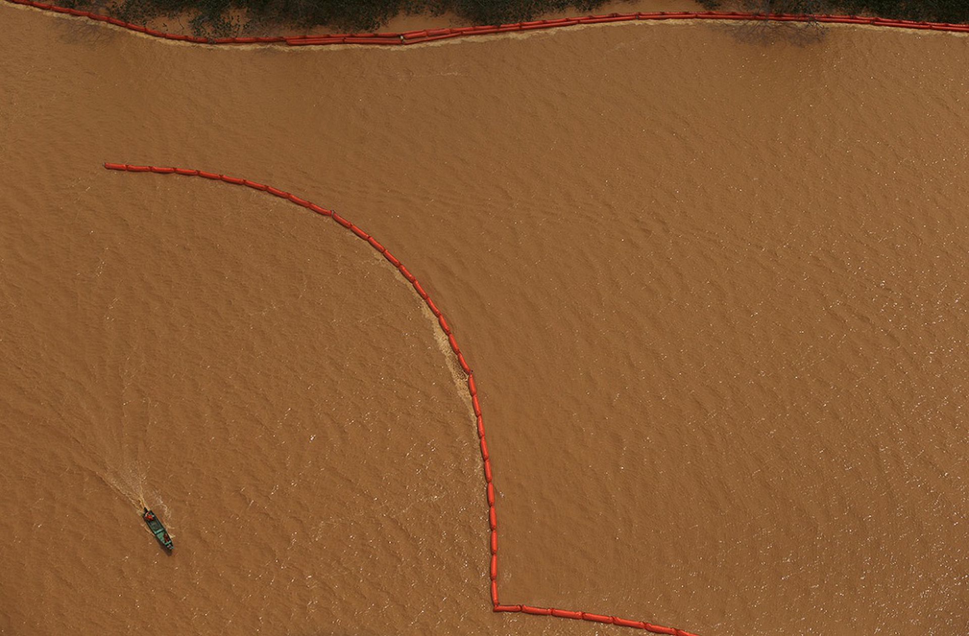 brazil environmental disaster ship