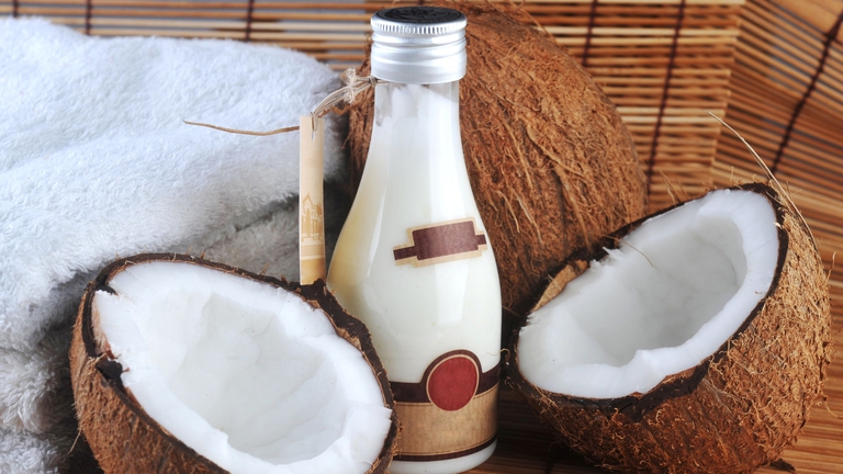 Il latte di cocco è nutriente e molto dermoaffine - Ingimage